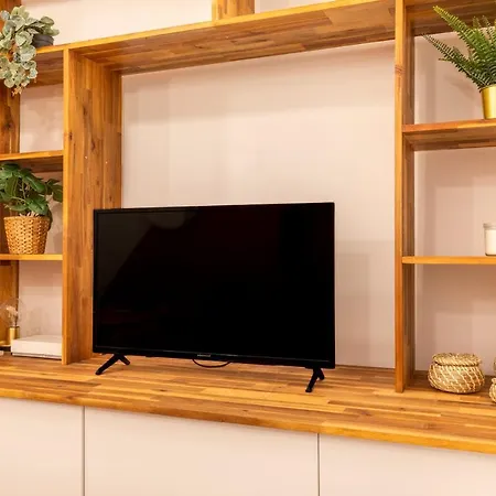 T2 Centre Apartment